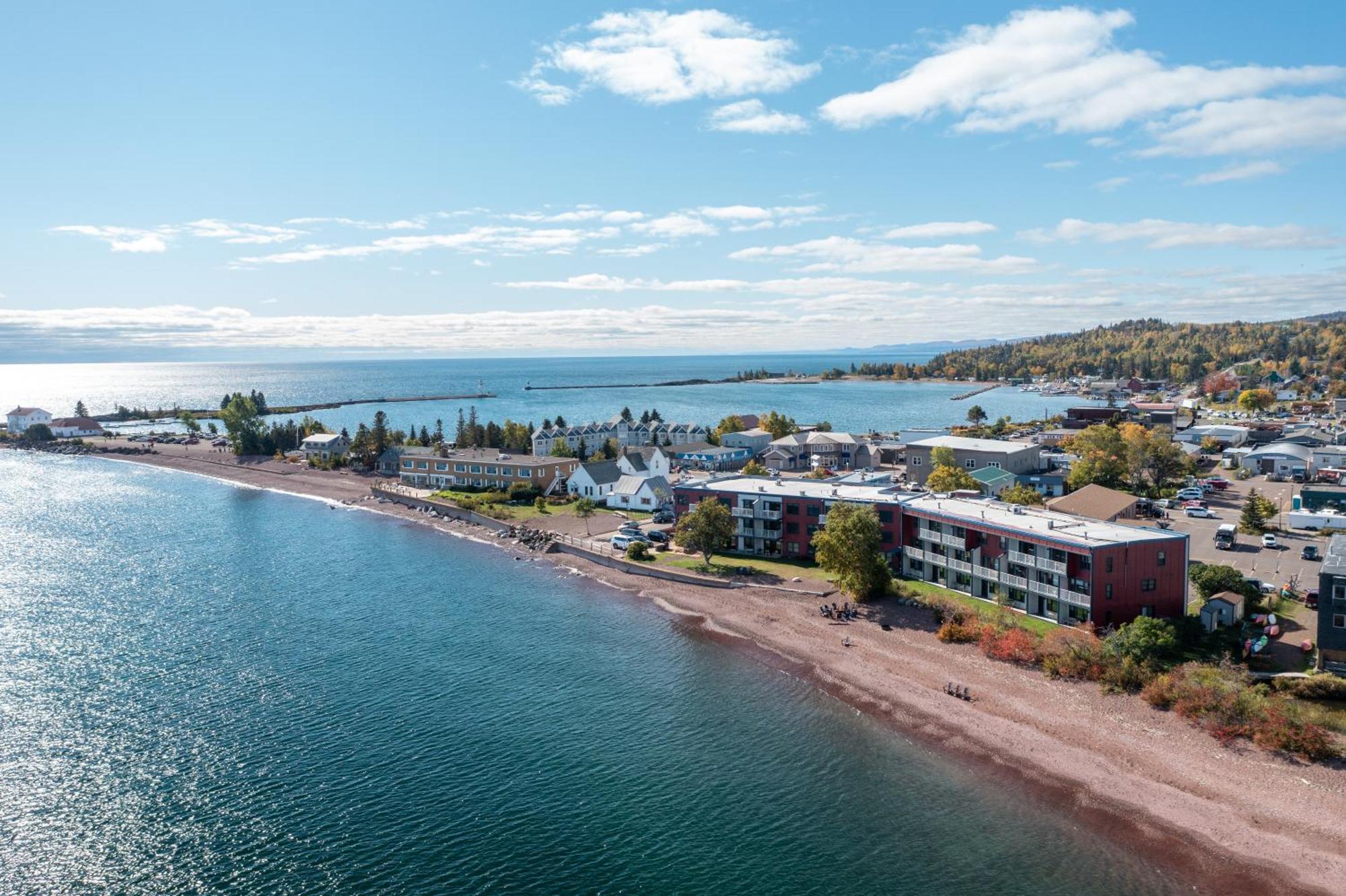 East Bay Suites Grand Marais Exterior photo