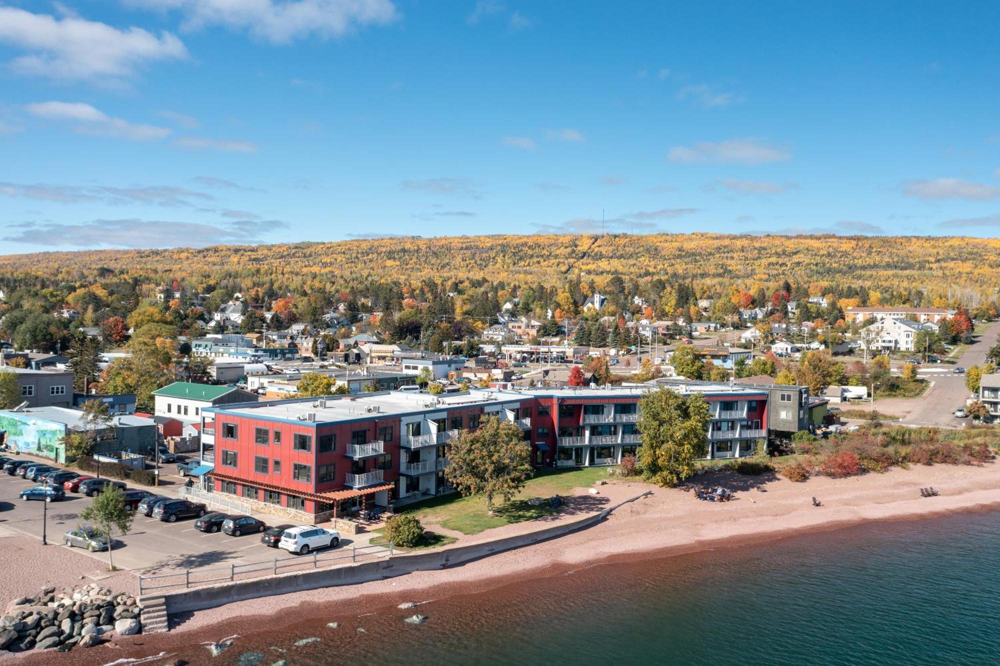 East Bay Suites Grand Marais Exterior photo